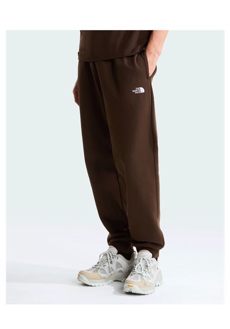 The North Face Evolution Simple Dome Regular Joggers Dark Chestnut Men THE NORTH FACE | Pants | NF0A8CWY-NMF